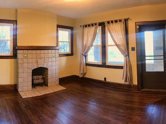 3rd image of 3217 Price Ave #1