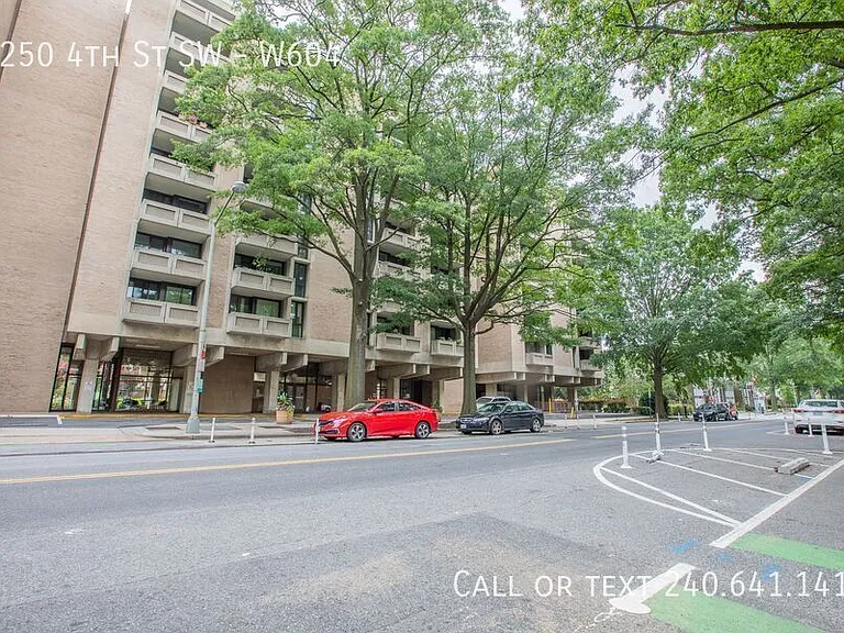 1250 4th St SW #W604 — Photo 3