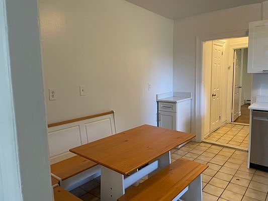 5th image of 3242 Cambridge Ave #1A