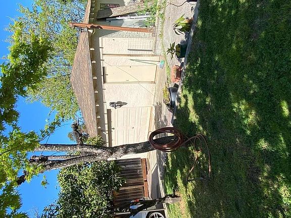 5th image of 5054 Howes Ln