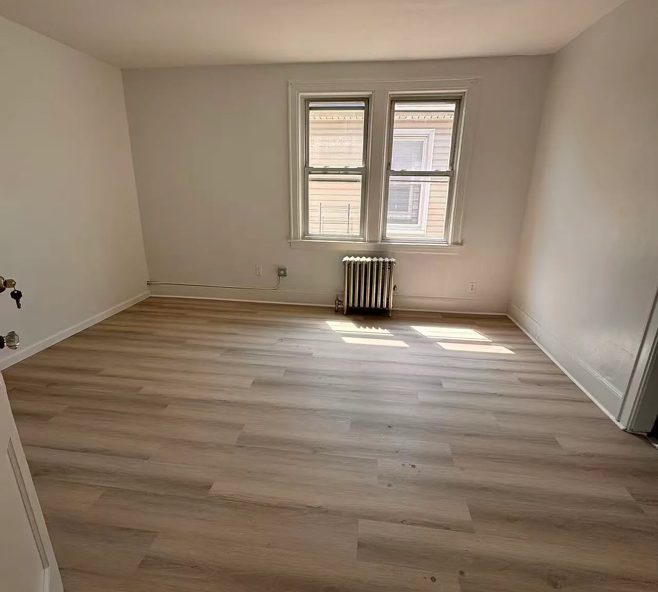4 bed, 960 sqft, $2,800 — Photo 1