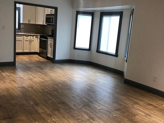 3rd image of 223 Olive Ct