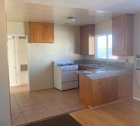 3rd image of 6343 Coldwater Canyon Ave