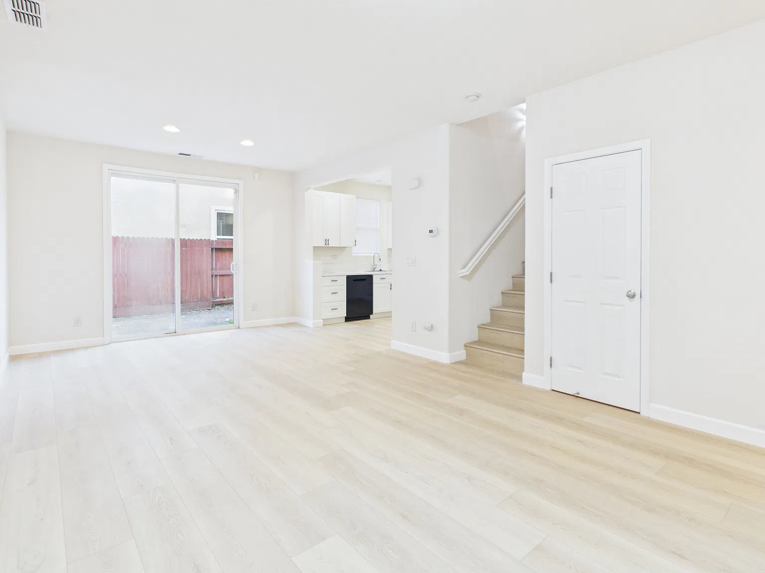 3 bed, 2.5 bath, 1619 sqft, $2,750 — Photo 4