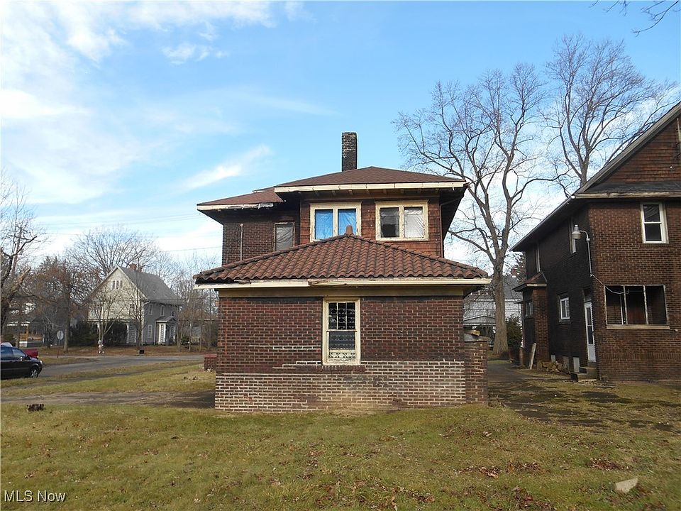 19th image of 1683 Juanita Ave