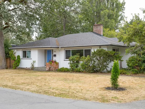3830 Palo Alto St, Saanich, BC V8P 4S3