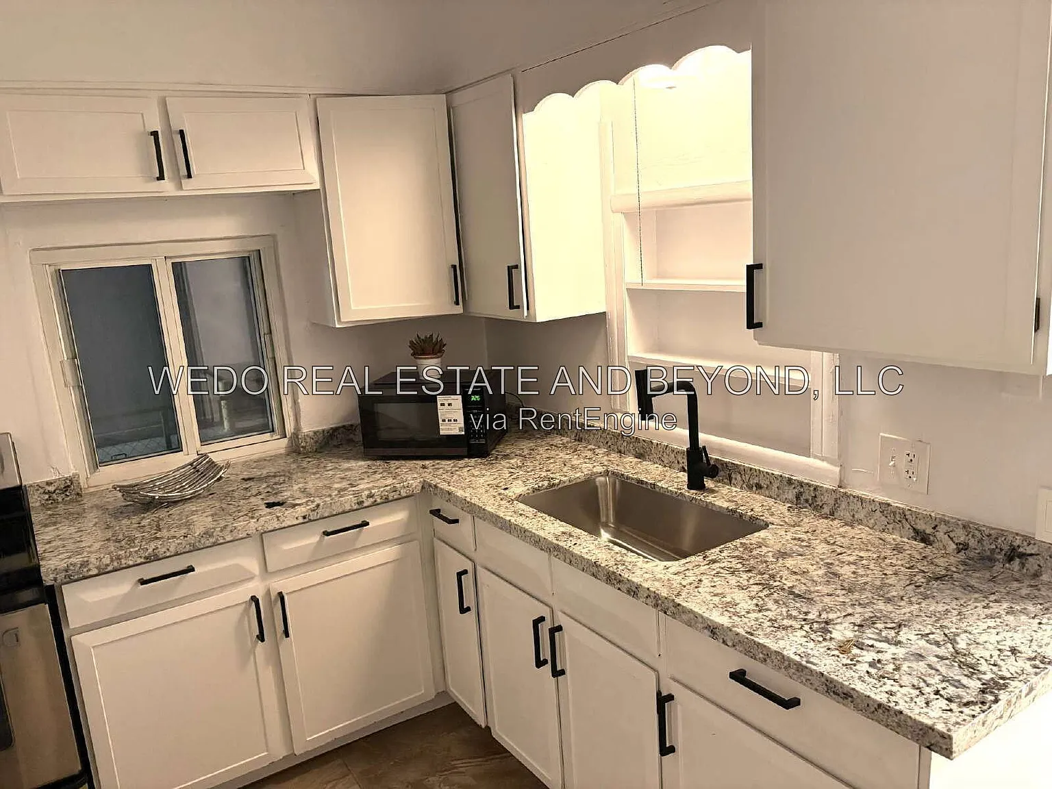 3 bed, 2.0 bath, 1200 sqft, $2,100 — Photo 2
