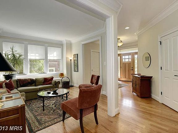 4th image of 6009 26th St N