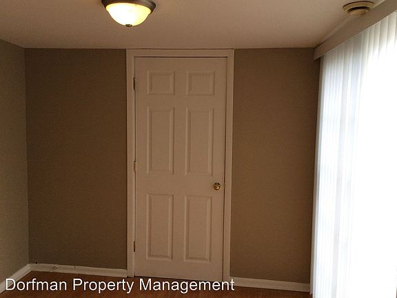 5th image of 4827 Oakwood Trl