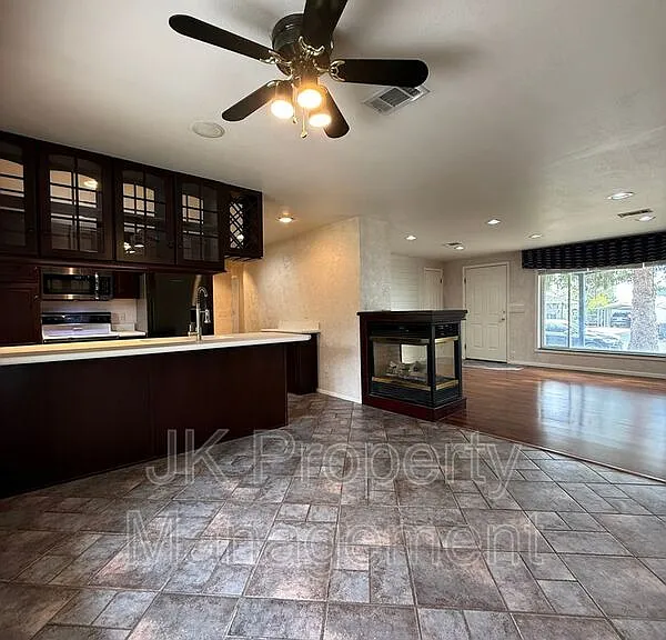 921 Avenue B NW — Photo 13