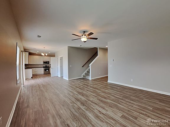 2nd image of 117 Valencia Ln
