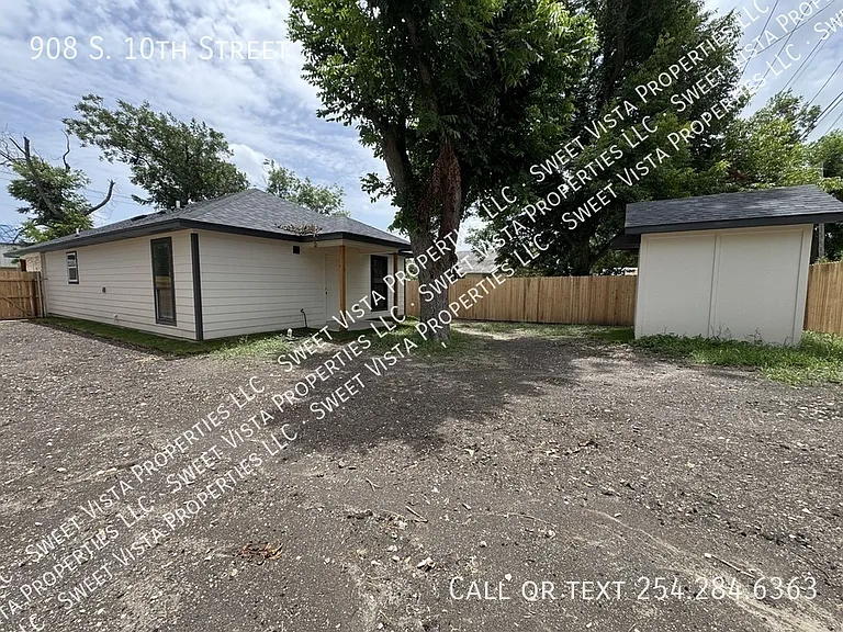 908 S 10th St — Photo 17