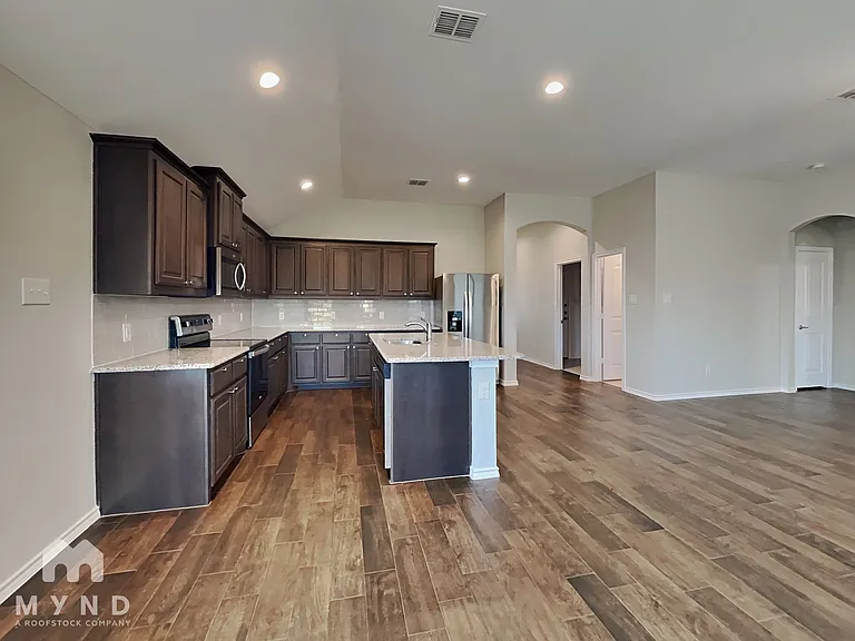 529 Paloma St — Photo 4