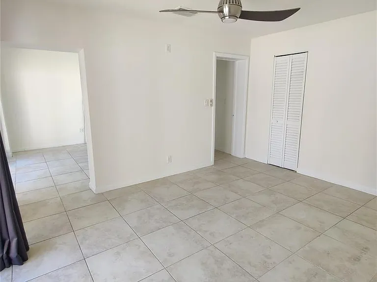 733 NE 18th Ave — Photo 56