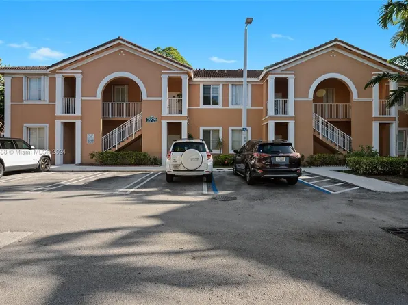 7070 NW 177th St APT 201-10, Hialeah, FL 33015