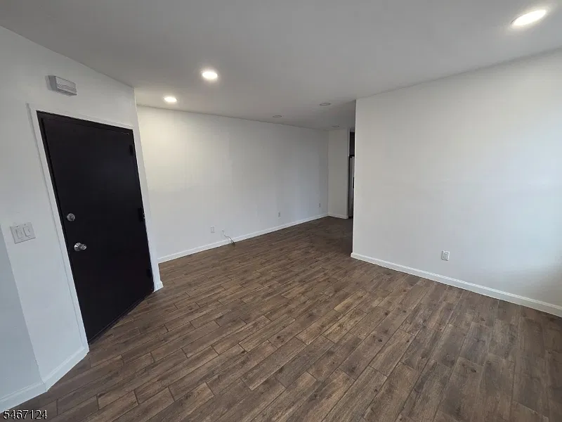 2 bed, 1.0 bath, $2,250 — Photo 4
