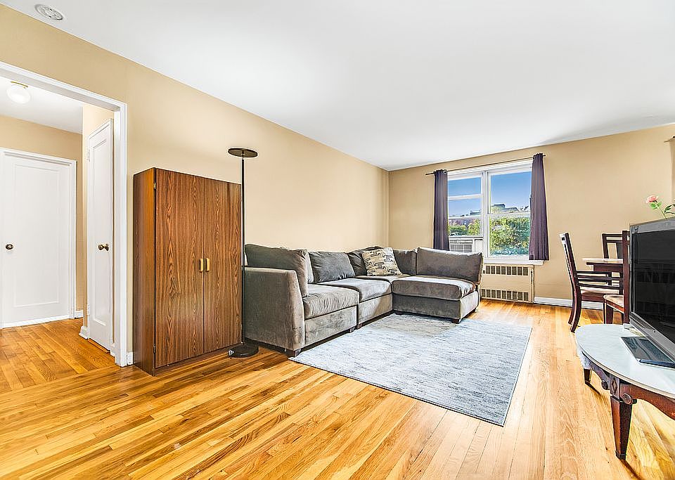 1st image of 6638 Yellowstone Blvd #4A