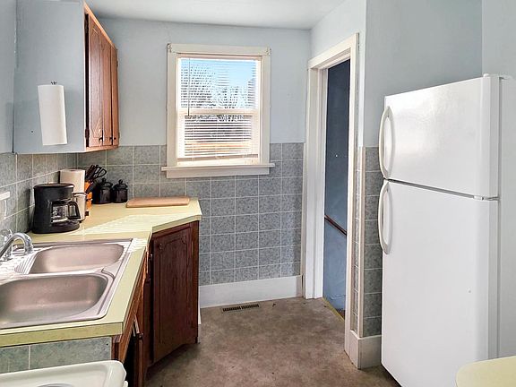 5th image of 1006 1st Ave