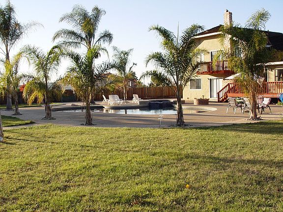 4th image of 2982 Meadowlands Ln