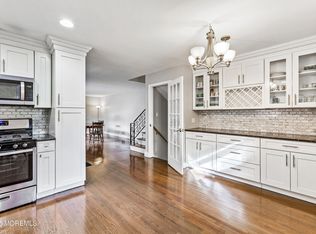 10 Chestnut Ridge Rd, Holmdel, NJ 07733