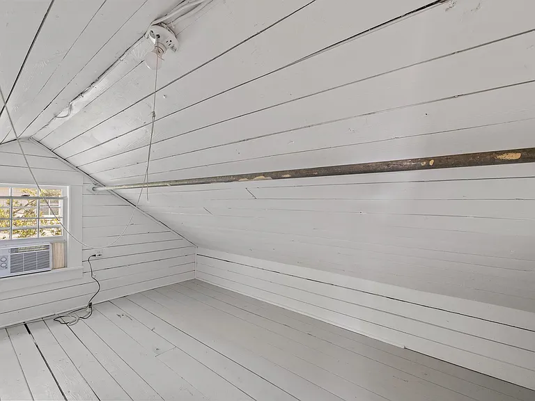 2728 Anderson Dr — Photo 29