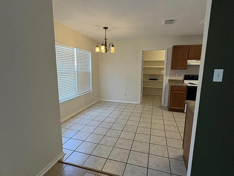 8215 Stagwood Hl — Photo 6