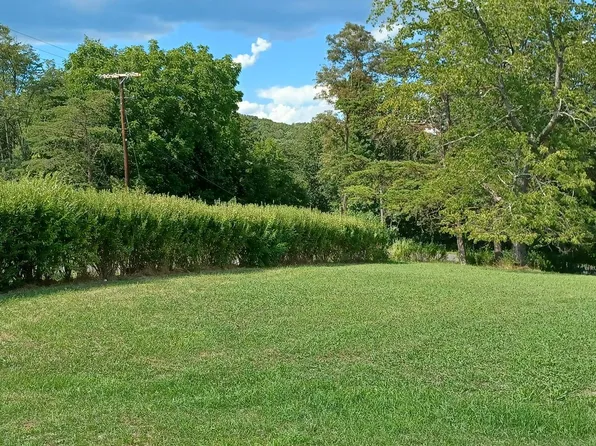 40 Dawn View Dr, Fort Ashby, WV 26719