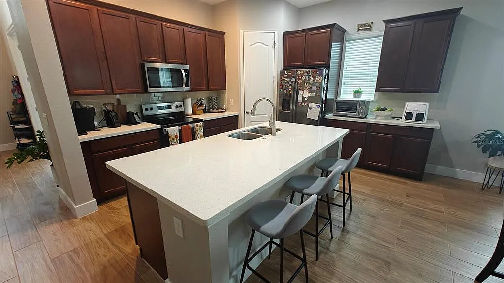 4 bed, 3.0 bath, 2054 sqft, $3,399 — Photo 2