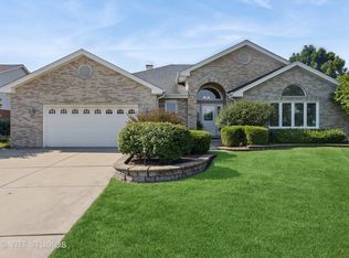 1325 Westminster Dr, Woodridge, IL 60517