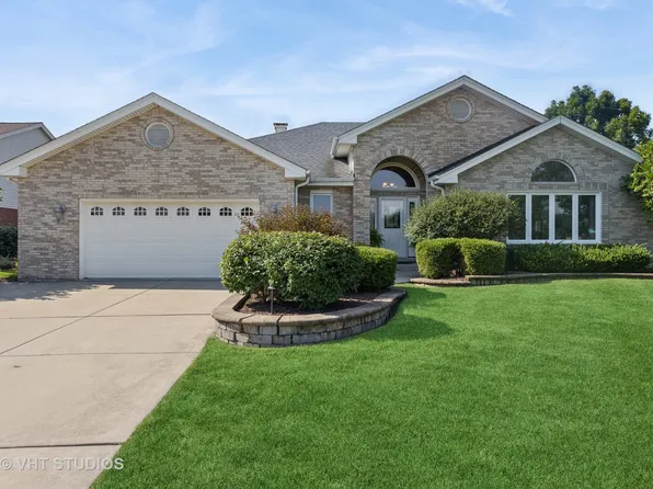 1325 Westminster Dr, Woodridge, IL 60517