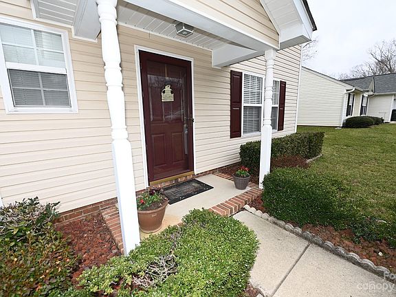 3rd image of 1921 9th Street Dr SE