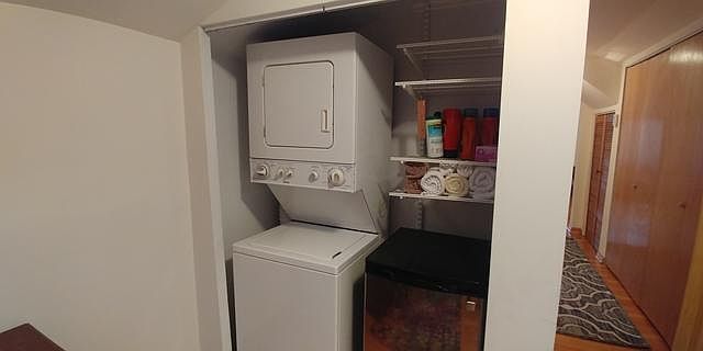 1st image of 1054 W Winona St