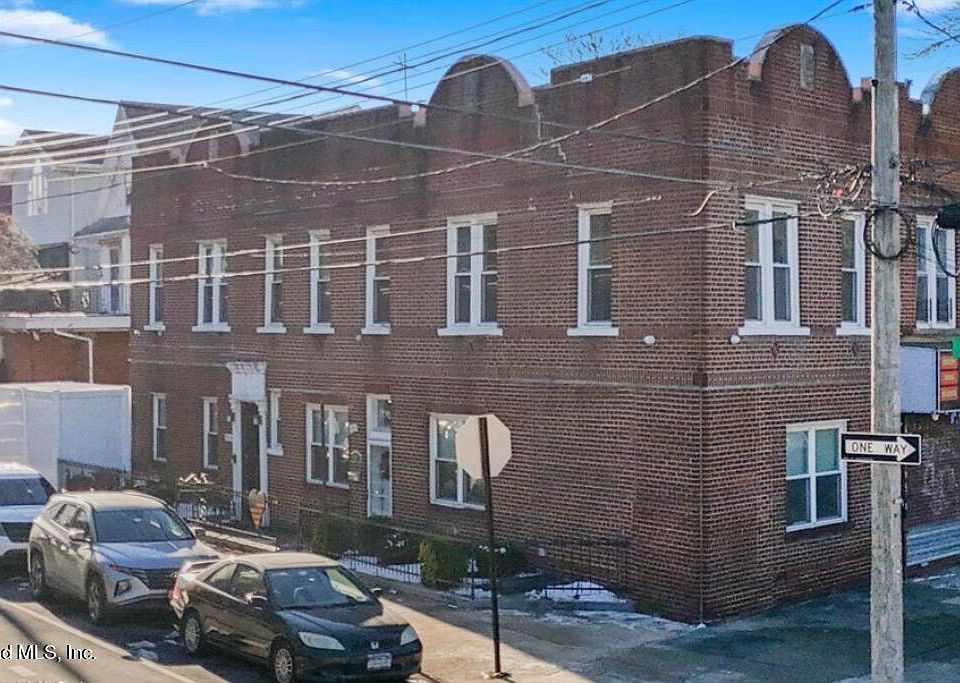 2nd image of 914 84th St