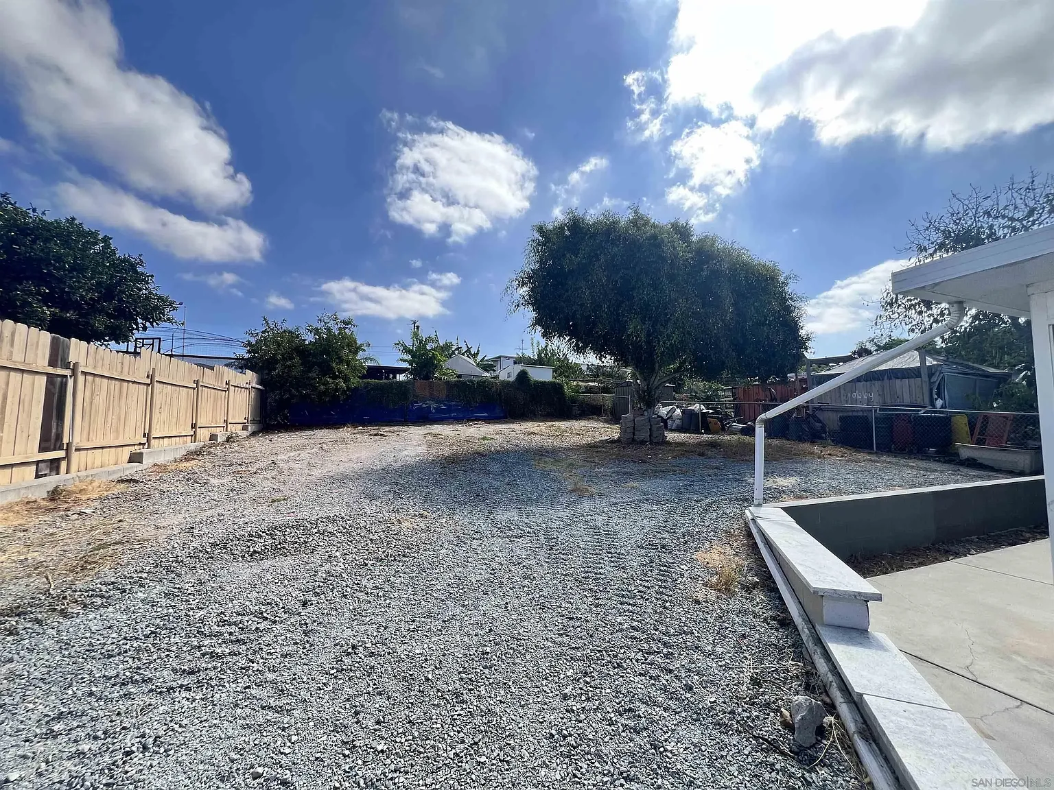 2 bed, 2.0 bath, 800 sqft, $3,200 — Photo 4