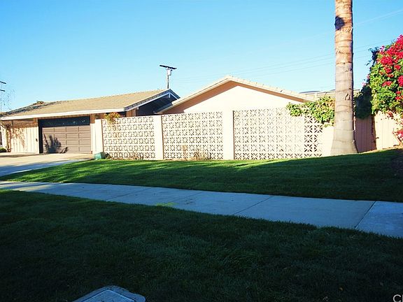 3rd image of 49 Rollingwood Dr