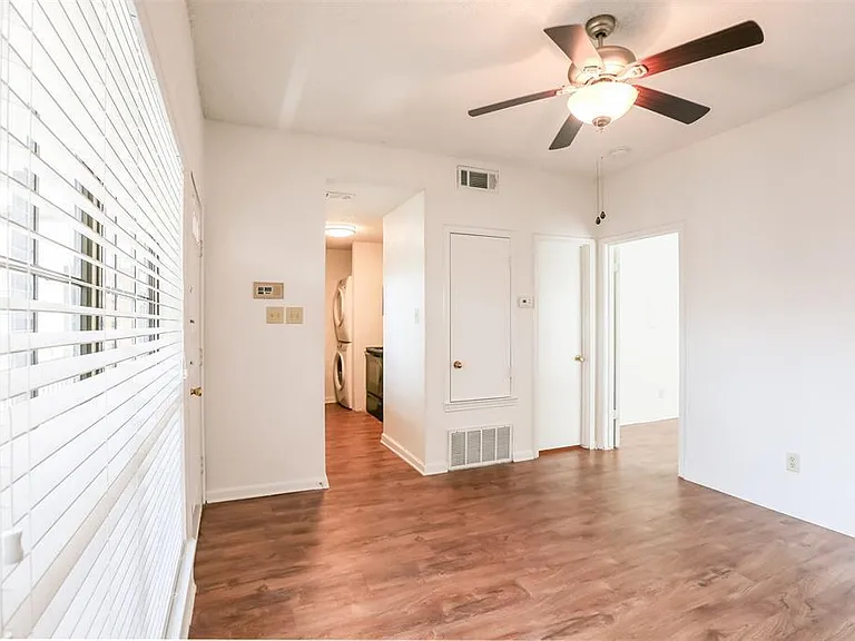 912 W 22nd St #106 — Photo 2