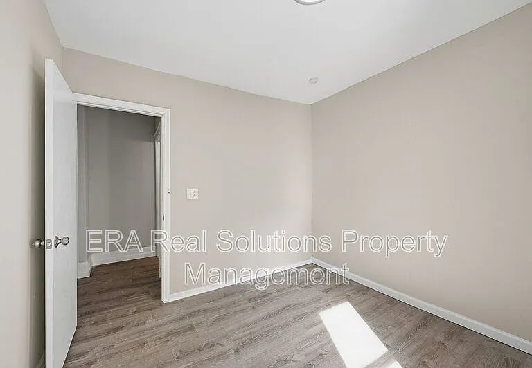 130 Valencia St #1 — Photo 19
