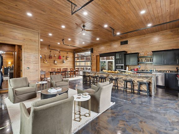 2nd image of 3105 Coy Hill Rd