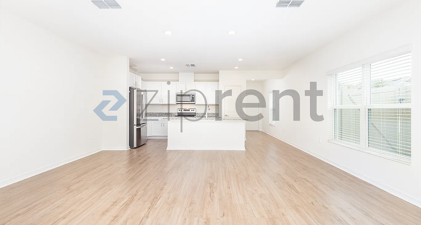3 bed, 2.5 bath, 1463 sqft, $2,050 — Photo 4