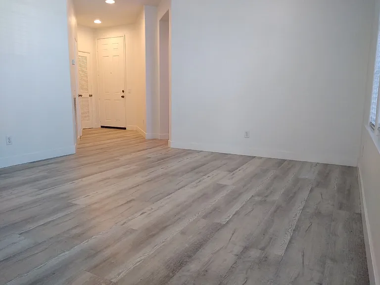 27044 Victoria Ln #103 — Photo 5