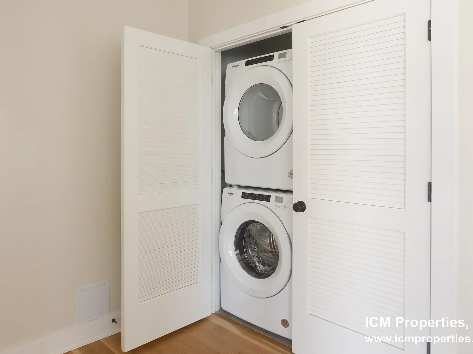 3 bed, 2.5 bath, 1250 sqft, $4,450 — Photo 3