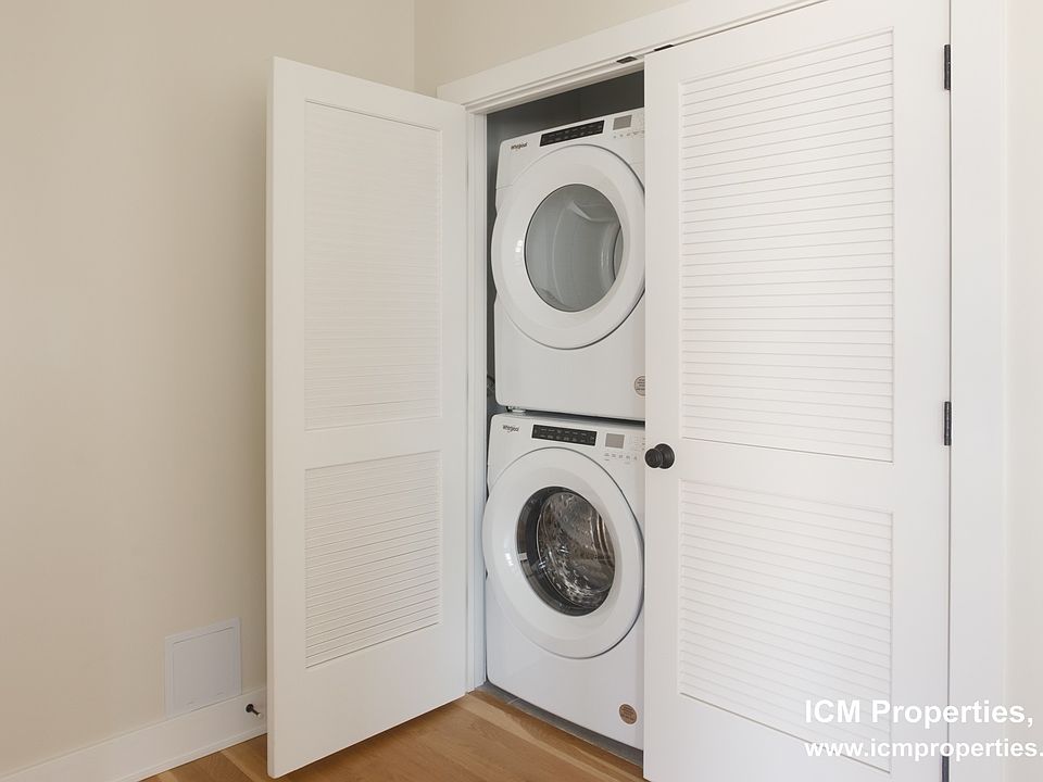 2nd image of 3338 N Sheffield Ave APT 3