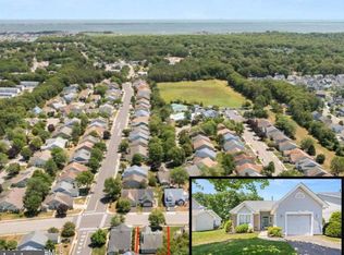 84 Chain Blvd, Bayville, NJ 08721