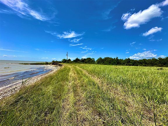 3rd image of 2101 W Bayshore Rd