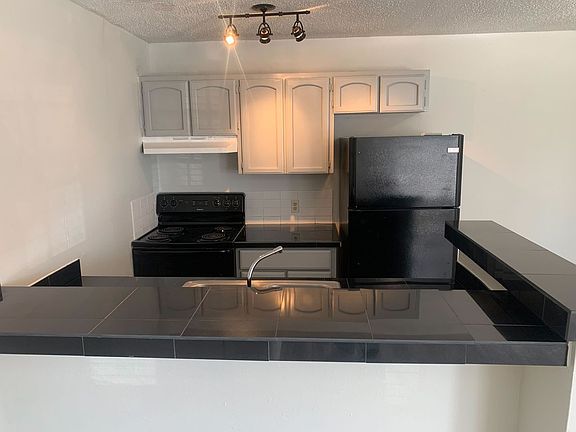 5th image of 131 Elsie Ave Unit 303