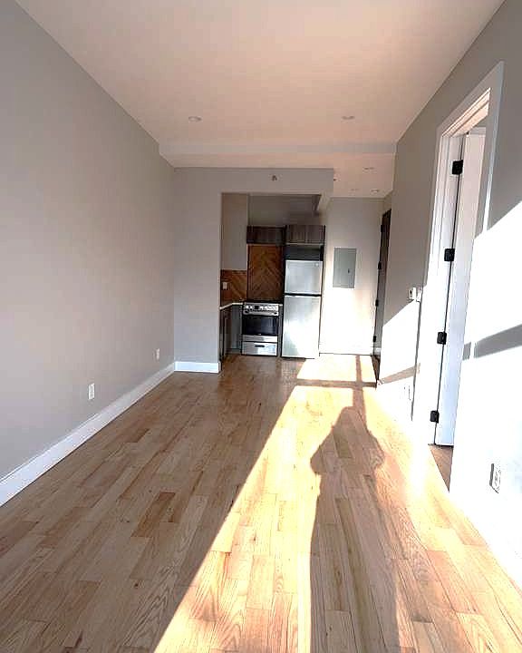 1st image of 1954 Powell Ave #3