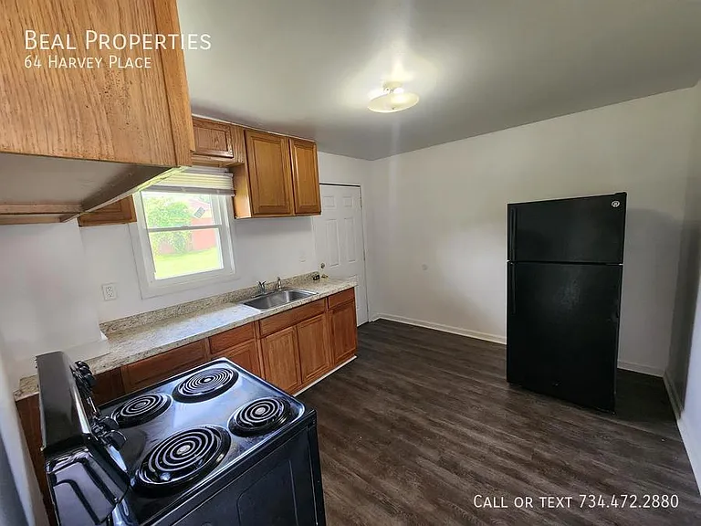 64 Harvey Pl — Photo 17