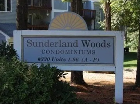 330 Sunderland Rd Unit 17, Worcester, MA 01604