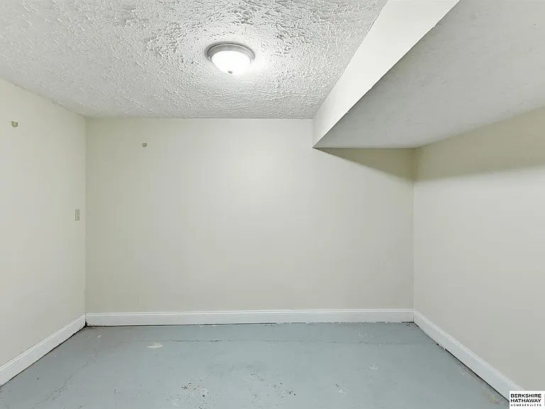 10804 Borman Ave — Photo 12