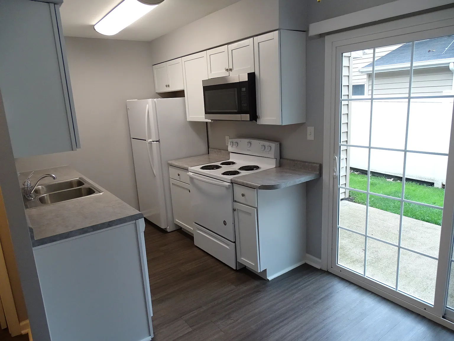 2 bed, 1.5 bath, 1100 sqft, $1,350 — Photo 4